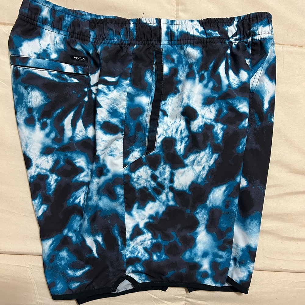 4- RVCA - Yogger Stretch 17" Athletic Shorts